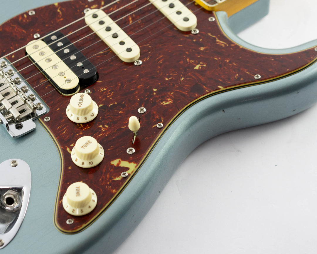 Fender Custom Shop Limited Edition 1967 Stratocaster HSS Journeyman Relic 2023 Faded Aged Ice Blue Metallic