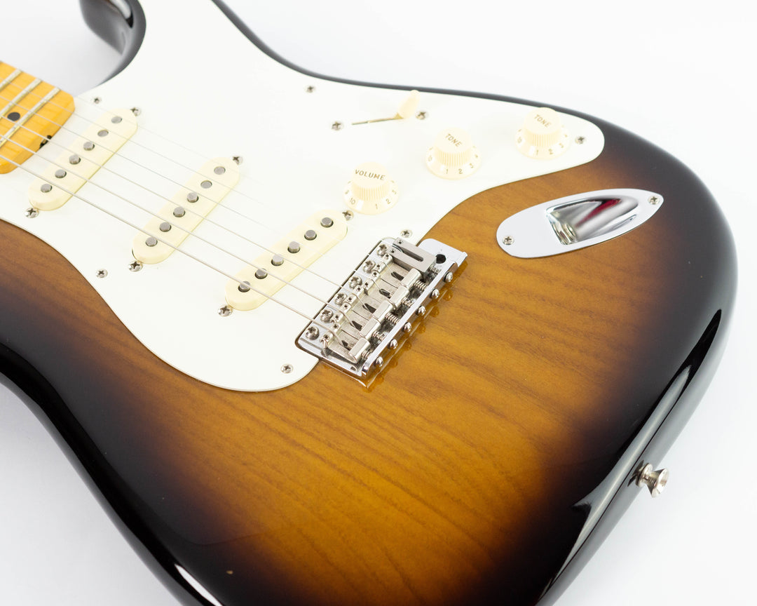 Fender Stories Collection Eric Johnson 1954 Virginia Stratocaster 2021 2 Colour Sunburst