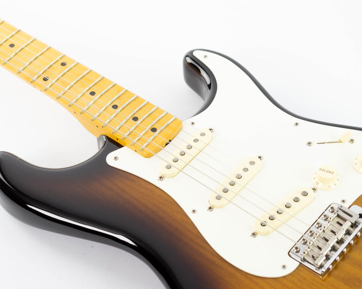 Fender Stories Collection Eric Johnson 1954 Virginia Stratocaster 2021 2 Colour Sunburst