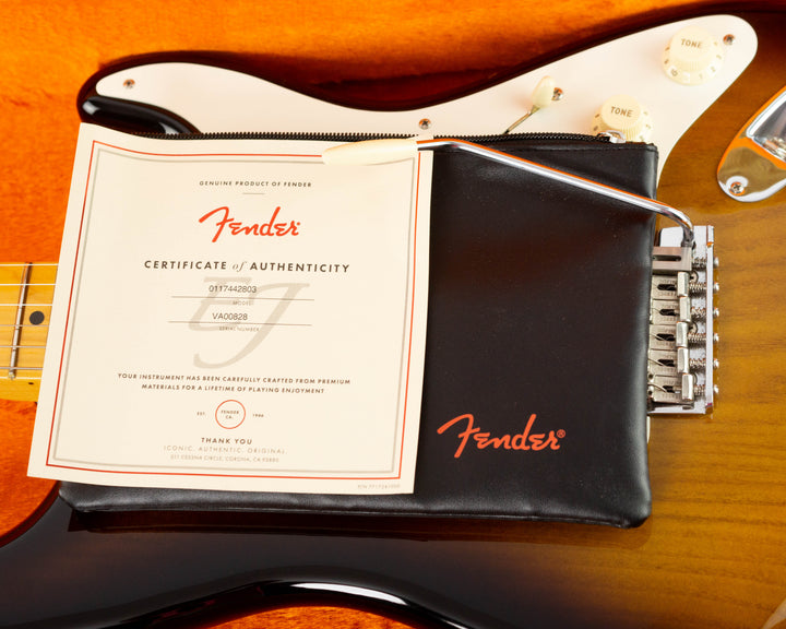 Fender Stories Collection Eric Johnson 1954 Virginia Stratocaster 2021 2 Colour Sunburst
