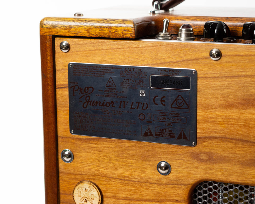 Fender Noisy Hammer Pro Junior IV LTD 15-Watt 1x10" Guitar Combo