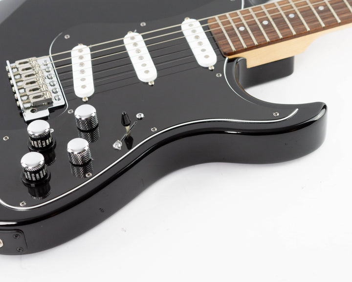Line 6 Variax Standard Modeling Electric Guitar 2015 Black