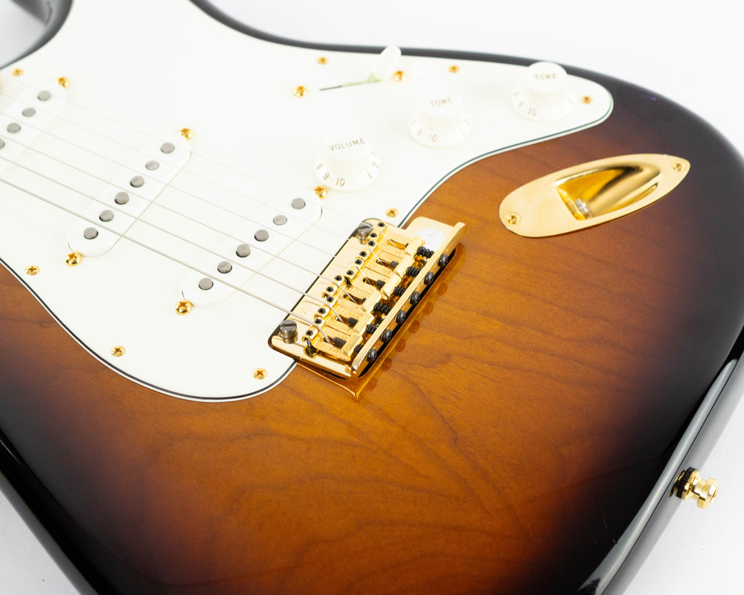 Fender 60th Anniversary American Deluxe Stratocaster 2013 2 Tone Sunburst