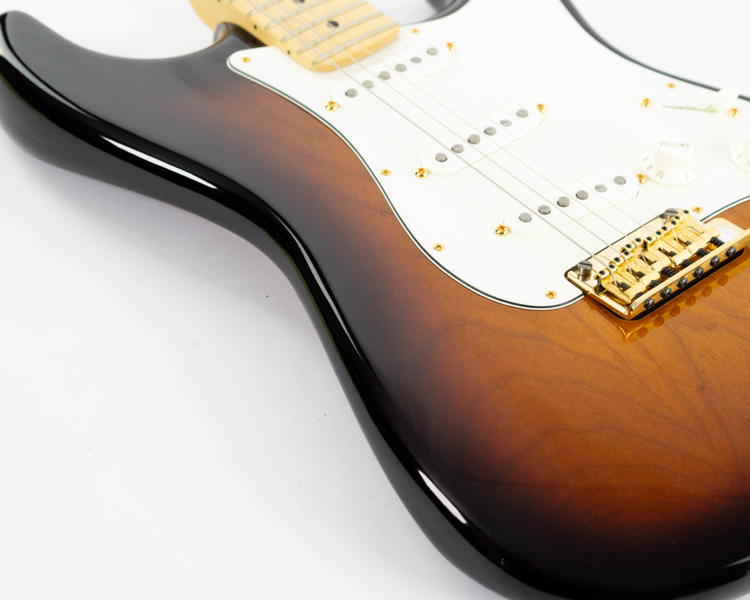 Fender 60th Anniversary American Deluxe Stratocaster 2013 2 Tone Sunburst