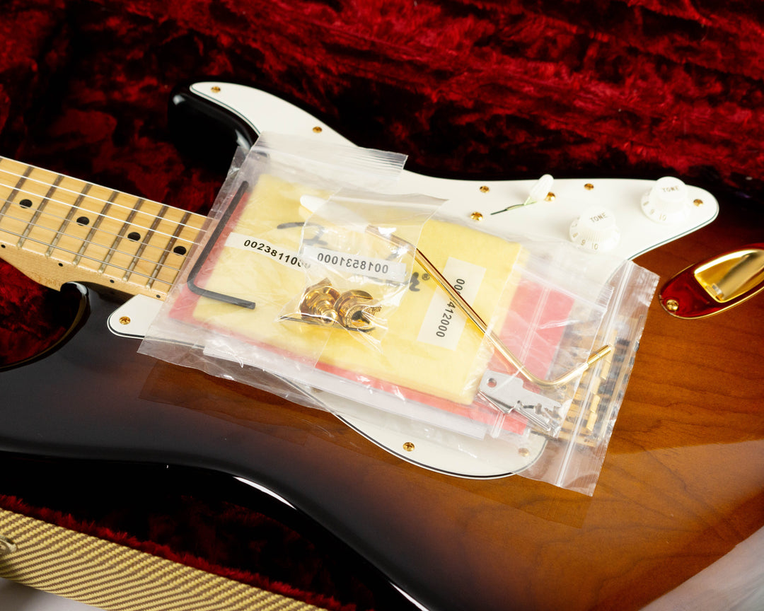 Fender 60th Anniversary American Deluxe Stratocaster 2013 2 Tone Sunburst