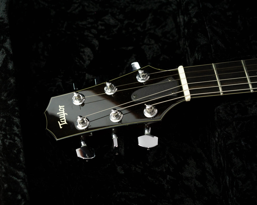 Taylor Solidbody Custom 2008 Walnut