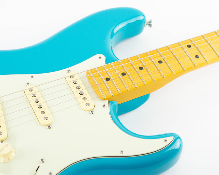 Fender American Professional II Stratocaster 2023 Miami Blue