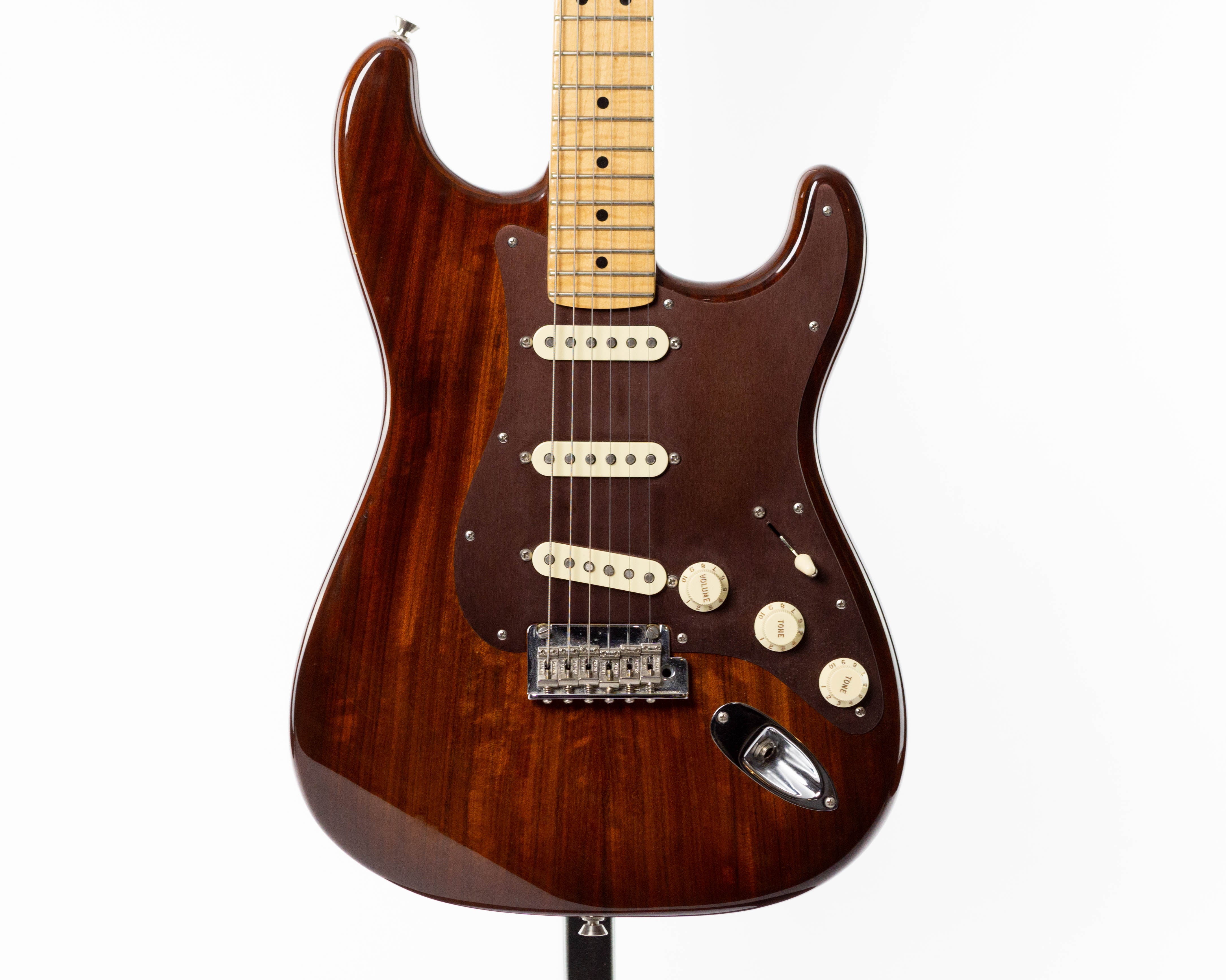 トップス Strat Fender California Stratocaster with Maple Fretboard 1997
