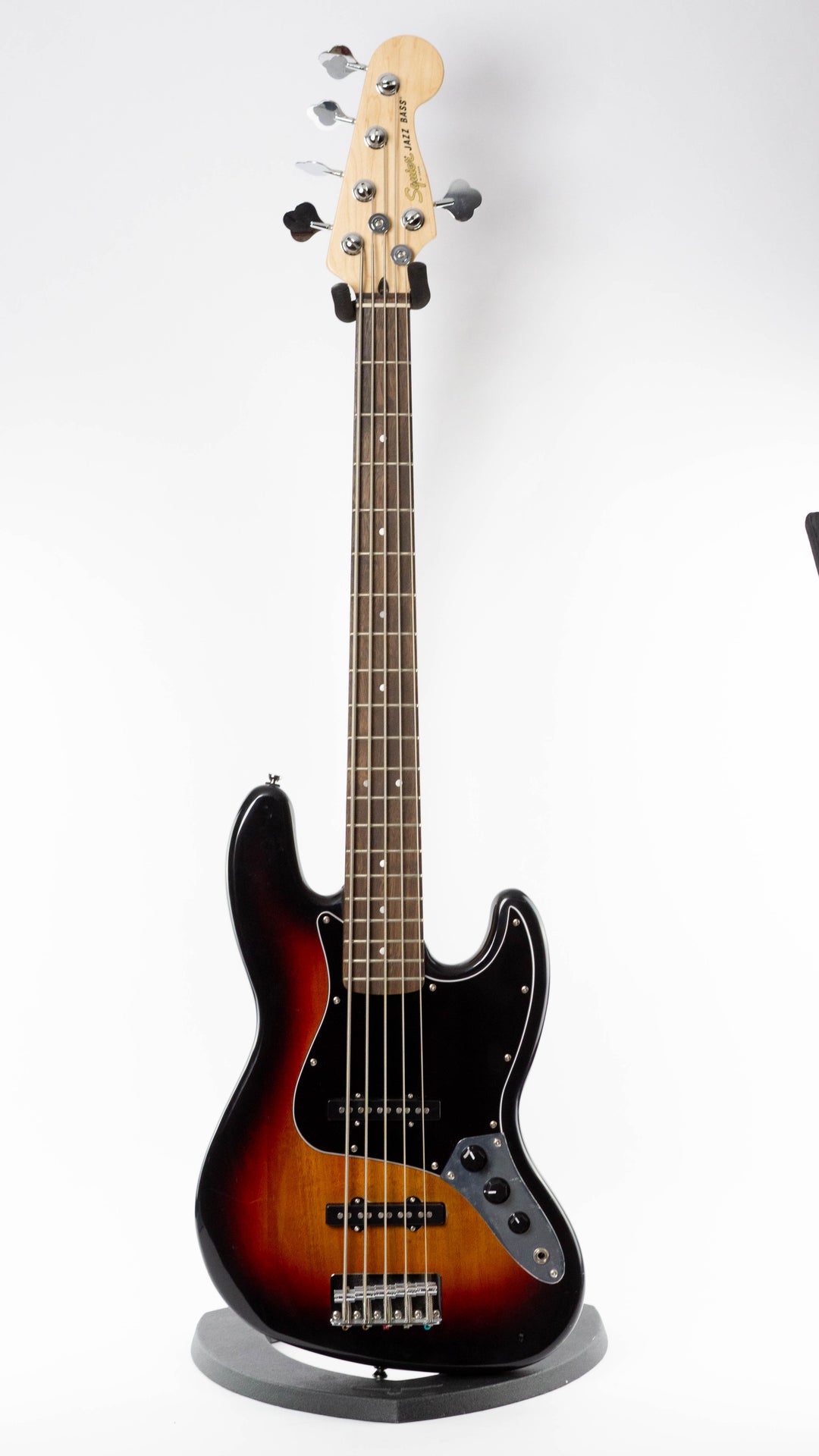 Squier Affinity Jazz Bass V 2021 3-Colour Sunburst