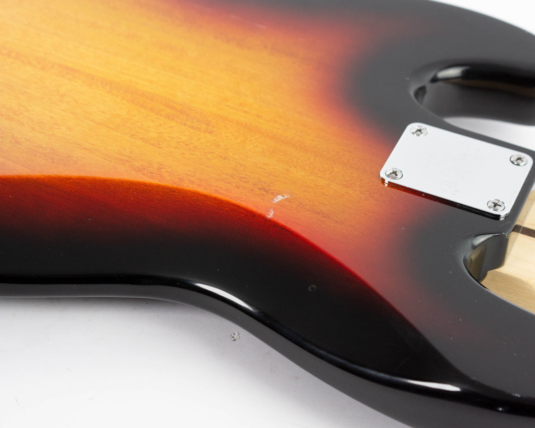 Squier Affinity Jazz Bass V 2021 3-Colour Sunburst