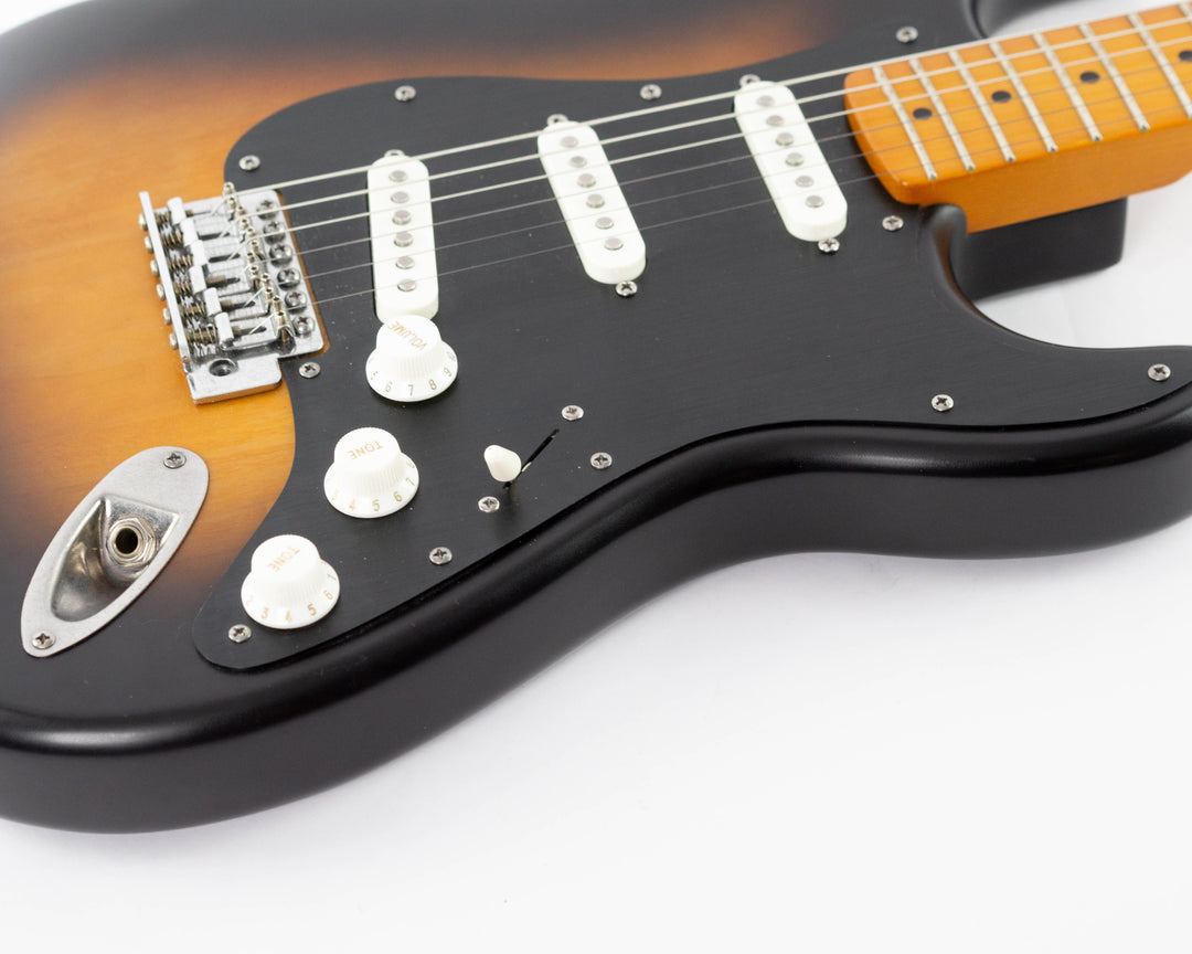 Squier 40th Anniversary Vintage Edition Stratocaster 2022 Satin Wide 2-Colour Sunburst